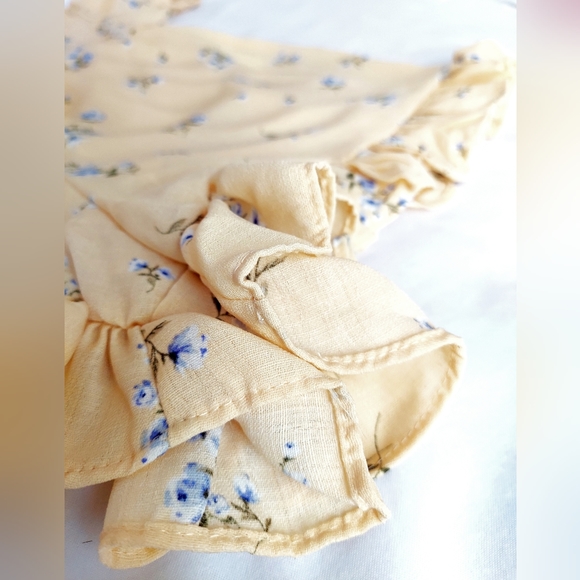 Short Romper by Iris Basic, women size small floral design - Picture 7 of 12